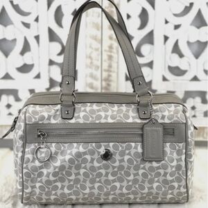 AUTHENTIC NWOT COACH CHELSEA BIAS  SIGNATURE BAG